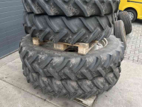 Wheels, Tyres, Rims & Dual spacers Good Year Cultuur wielen New Holland TS cultuurset 320/90R46 en 320/85R32