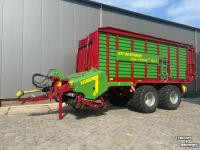 Self-loading wagon Strautmann Giga Vitesse CFS 4002. Kort-snijwagen.