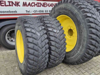 Wheels, Tyres, Rims & Dual spacers Nokian 540/80R38 en 440/80R28 op John Deere velgen