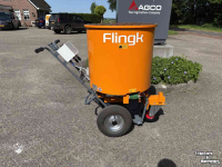 Sawdust spreader for boxes Flingk SE 250 zaagselstrooier