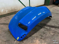 Used parts for tractors New Holland Spatbord 48104081