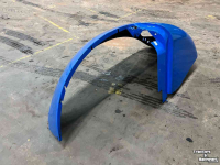 Used parts for tractors New Holland Spatbord 48104081