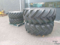 Wheels, Tyres, Rims & Dual spacers New Holland Wielen  680/75 R32 en 480/65 R28