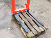 Other tillage machinery and accessories  Palletdrager  750 kg met verstelbare lepels