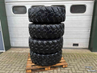 Wheels, Tyres, Rims & Dual spacers Dunlop 405/70x20   4057020   Dunlop SP T9