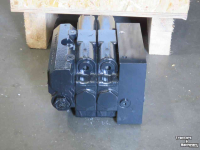 Tractor New Holland Midmount ventielenblok - 2 elektrische ventielen - CNH - 84230200 / 47433959
