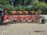Ploughs Kverneland LB KKLB-100-300 Wentelploeg met vorenpakker