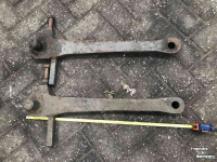 Diverse used spare-parts Fendt Pitonfix treklat Fendt 300 en 500 serie