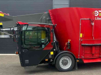 Self-propelled feed mixer RMH Liberty 15