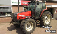 Tractor Valmet 6400 met vloeistofkoppeling