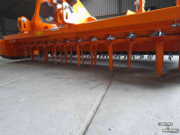 Rotary Harrow Falc Fox 3000 rotorkopeg met pakkerrol packerwals