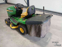 Ride-on mower John Deere X 300R zitmaaier