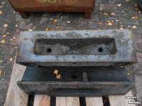 Used parts for tractors Massey Ferguson gewichtendrager