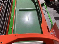 Onion harvester Holaras Uienloofmaaier Type UM 210-F 2408-3111 en Uienrooier type Type UR 205-DB 2408-3112