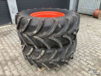 Wheels, Tyres, Rims & Dual spacers  540/65r28 vredestein 35mm op wiel