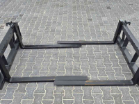Front-end loader  Palletvork vorkenbord lepelbord met euro aansluiting Balenprikker.