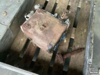 Diverse used spare-parts  ZF ZF S5 - 35/2 versnellingsbak voor wormpomp