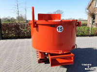 Concrete skips Weidemann Agrimax BM800h betonmixer