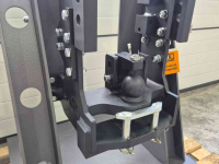 Other tractors and accessories  Rockinger trekhaakframe met K80 en onderbrug op statief