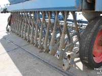 Seed drill  Pijpenzaaimachine graszaaimachine zaaimachine opbouwzaaimachine