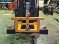 Other machines and accessories for the workshop and yard VDMJ WERKTUIGDRAGER MET OPTIE LEPELINSTEEK  OPTIE TREKPEN STANDAARD OPTIE TREKPEN MET BAL REMORC