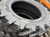 Wheels, Tyres, Rims & Dual spacers BKT 540/65r34 demontage