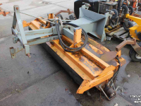 Sweeper Bema 2300 veegmachine Bema 25 met driepunt en Ahlmann shovel aansluiting rolbezem rolveger