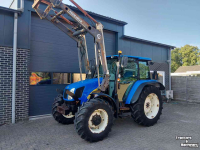 Tractor New Holland T5050 met voorlader