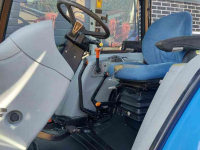 Tractor New Holland T5050 met voorlader