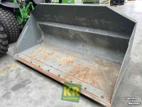 Loading buckets Kramer Bak