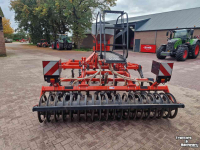 Cultivator Kuhn L300T met Kuhn SH201