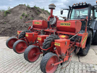 Seed drill Becker 4 rijer maiszaaimachine