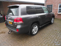 Other earthmoving and heavy equipment and accessories Toyota landcruiser 200