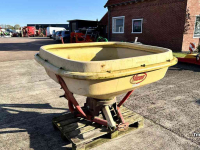 Fertilizer spreader Vicon Pendelstrooier