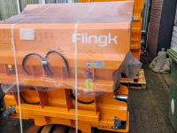Sawdust spreader for boxes Flingk KSS 1015.  Nieuw