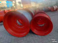 Wheels, Tyres, Rims & Dual spacers Fendt 23x38 18x28 10 gts