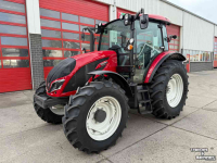 Tractor Valtra A105    4-traps powershift