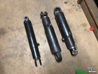 Used parts for tractors Same Hulpcilinders