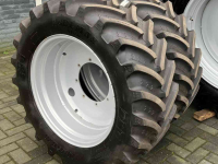 Wheels, Tyres, Rims & Dual spacers BKT 420/65R28 Banden / Wielen
