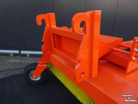 Sweeper Hofstede veegmachine Model  SMART verwisselbaar aankoppel bord ook met Knikmops etc aankoppeling