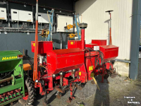Seed drill Kongskilde Maïszaaimachine