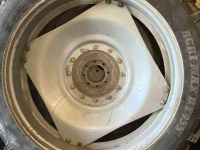 Wheels, Tyres, Rims & Dual spacers Michelin 230/95 R32 en 270/95R48