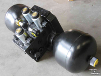 Tractor Case-IH Regelklep - Vooras vering 20.25 Parts nr:87483804  New Holland T7510, 7520, 7530   Case ih CVX140, CVX150, CVX160   Steyr 6140CVT, 6150CVT, 6160CVT