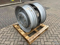 Wheels, Tyres, Rims & Dual spacers New Holland DW 10x34 verstelbare velgen CNH demo