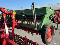 Seed drill Lely Terra Rotorkopeg met Hassia DU 100 zaaimachine