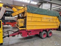 Vacuum sweeper  Zuigwagen op tandem met eigen motor