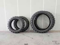 Wheels, Tyres, Rims & Dual spacers Alliance Voorband: Alliance 230/95R3, Achterband: Alliance 230/95R48