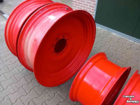 Wheels, Tyres, Rims & Dual spacers Fendt velgenset passend voor fendt 200, 12x38 en 11x24