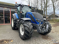 Tractor Valtra T214 Versu