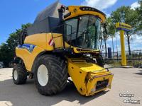 Combine New Holland CR 8.80